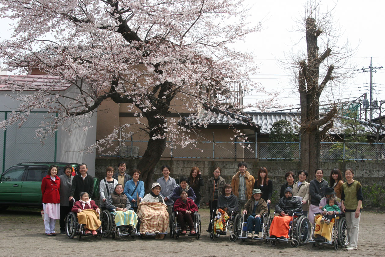 4月5日(日) 入院患者さんと花見の会を開催しました。
