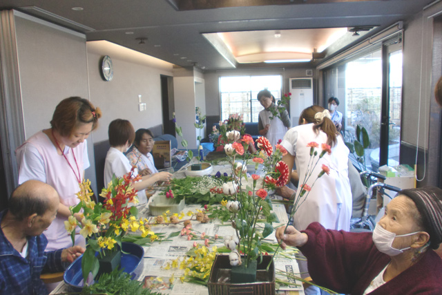 10/27 第3回 生け花教室を開催しました。