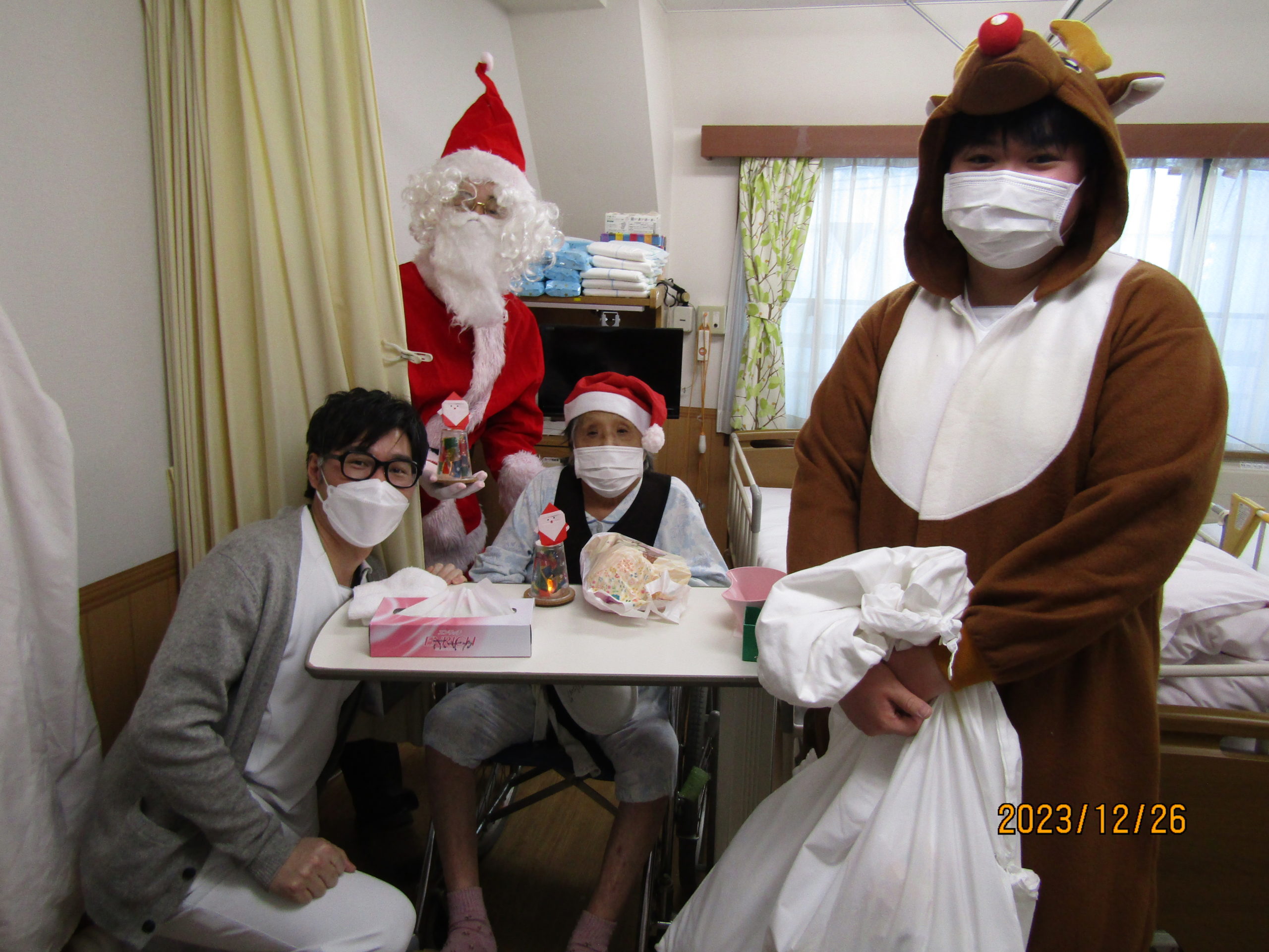入院患者様とクリスマス会を行いました。