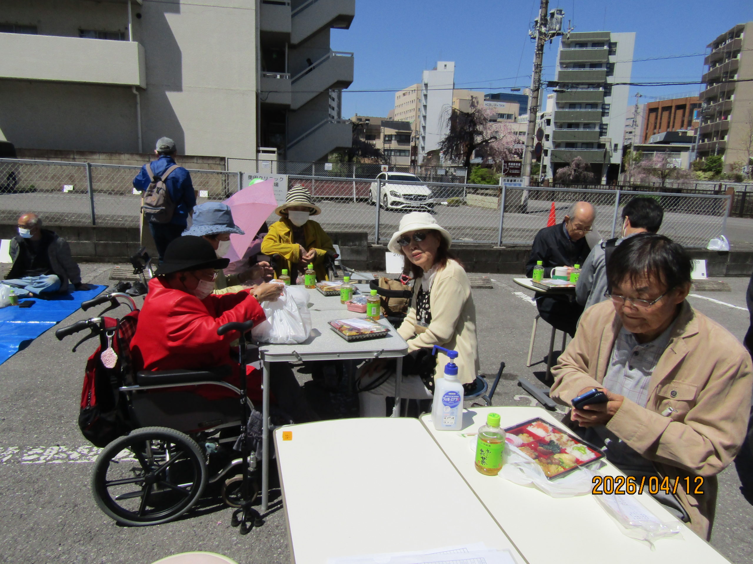 お花見＆ウォーキングを行いました。